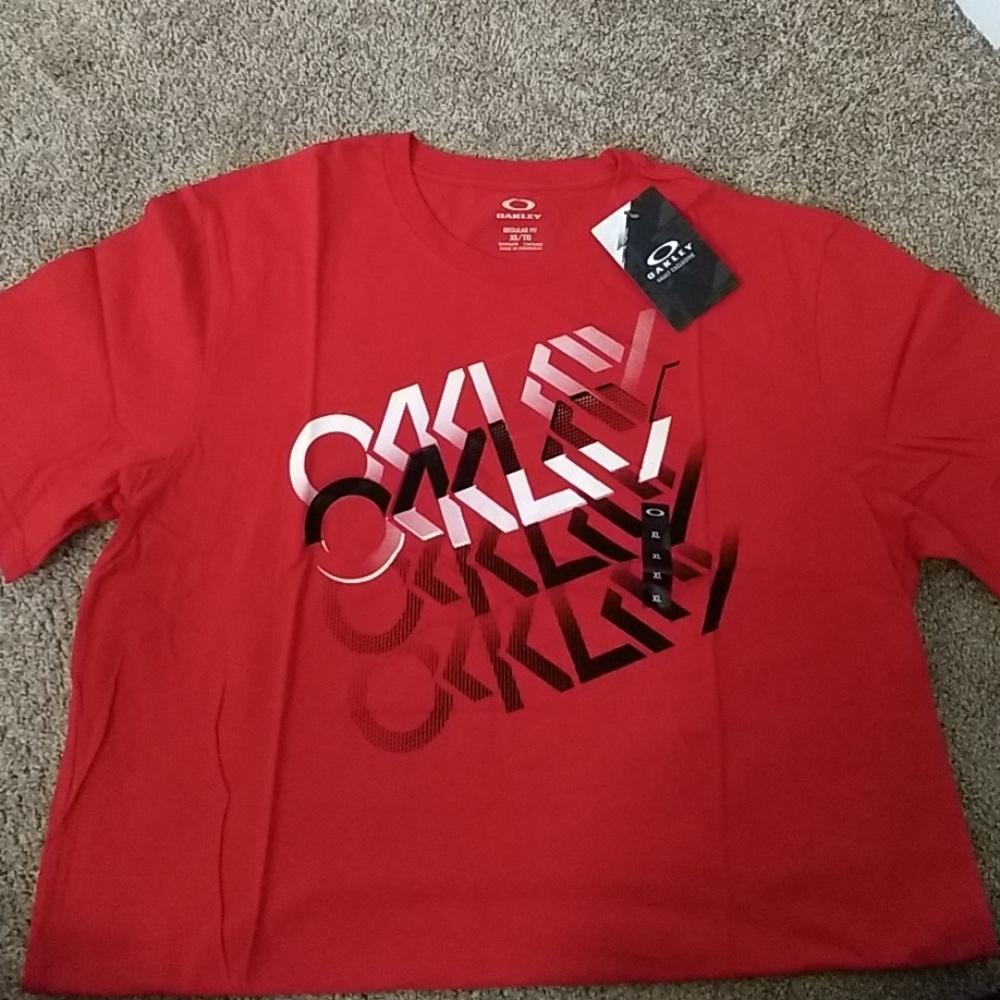 Men's Oakley T-Shirt